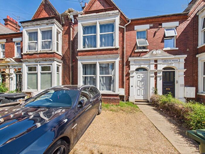 6 Bedroom Terraced House For Sale In Park Road, Peterborough, PE1