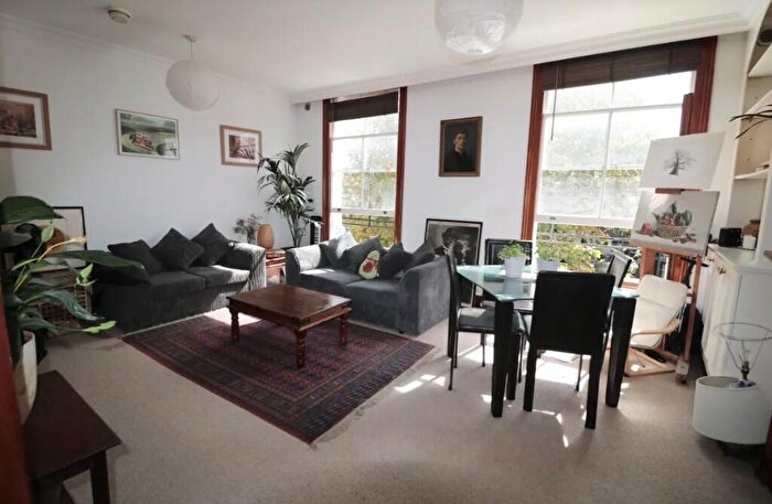 1 Bedroom Flat To Rent In St. John's Hill, London, SW11