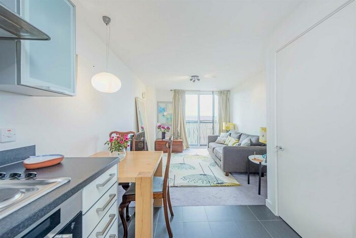 1 Bedroom Flat To Rent In Woods House, Grosvenor Waterside, Gatliff Road, London, SW1W