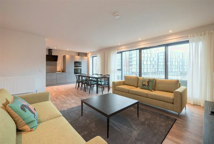 3 Bedroom Flat To Rent In Horne Terrace, Edinburgh, EH11