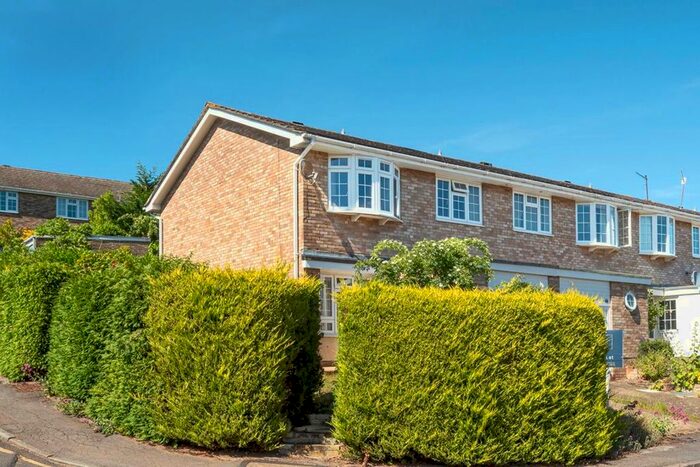 4 Bedroom End Of Terrace House To Rent In Lynwood, Guildford, GU2