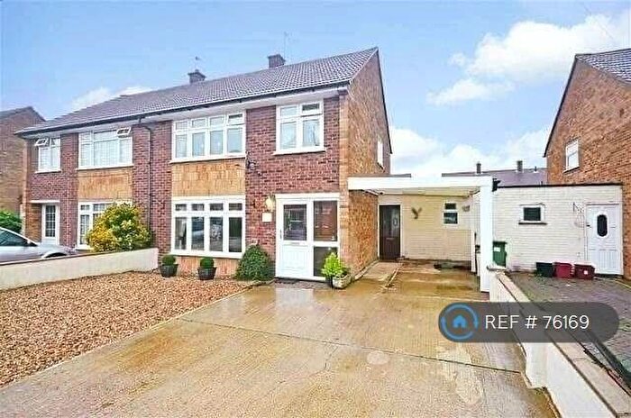 3 Bedroom Semi-Detached House To Rent In Stevenson Close, Erith, DA8