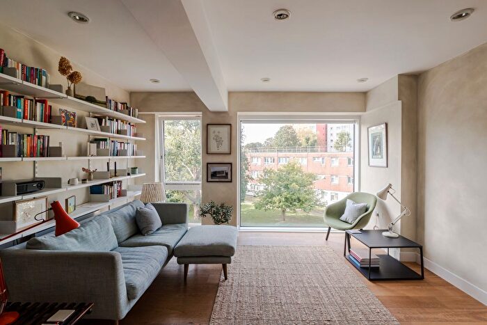 1 Bedroom Flat For Sale In Grafton Road, London, NW5