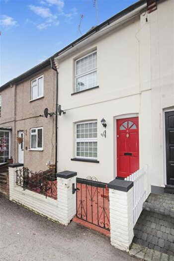 Cottage To Rent In Chase Road, Brentwood, CM14