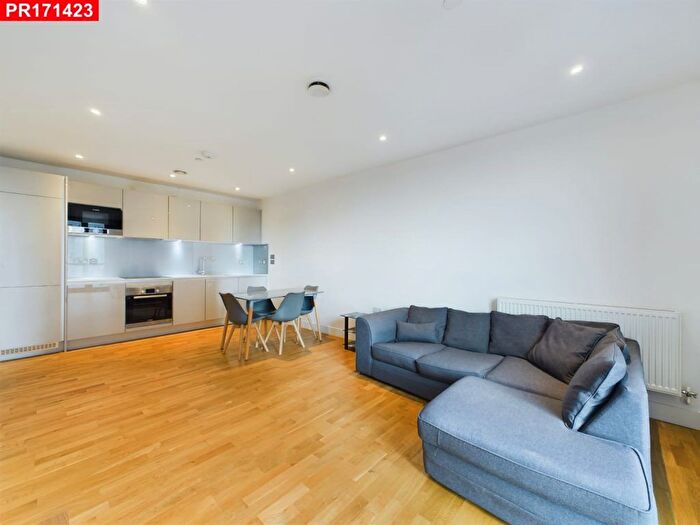 1 Bedroom Flat To Rent In Station Road, London, SE13