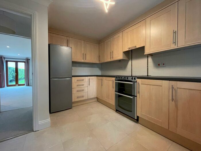 2 Bedroom Cottage To Rent In Flexford Road, North Baddesley, SO52