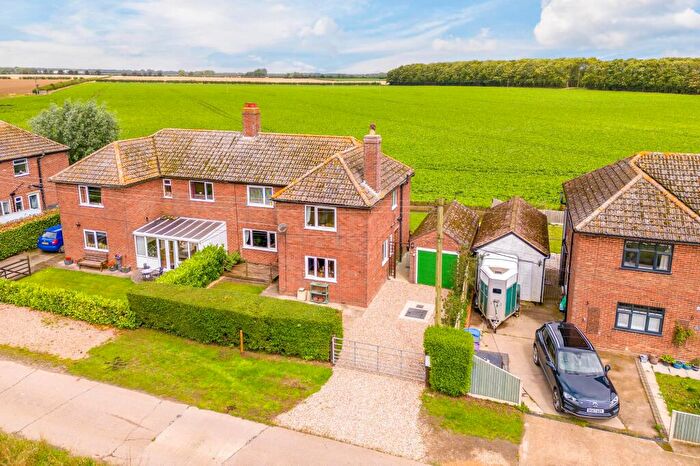 3 Bedroom Semi-Detached House For Sale In Owmby-By-Spital, Market Rasen, LN8