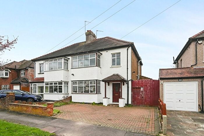 3 Bedroom Semi Detached House For Sale In The Avenue, Pinner, HA5