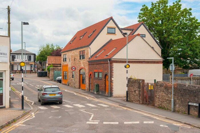 1 Bedroom Flat For Sale In Quaker Lane, Thornbury, Bristol, BS35