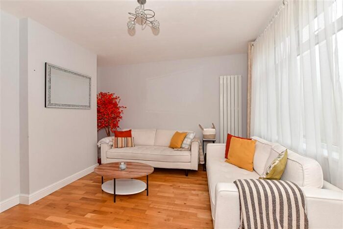 3 Bedroom Terraced House For Sale In Hilldene Avenue, Romford, Essex, RM3