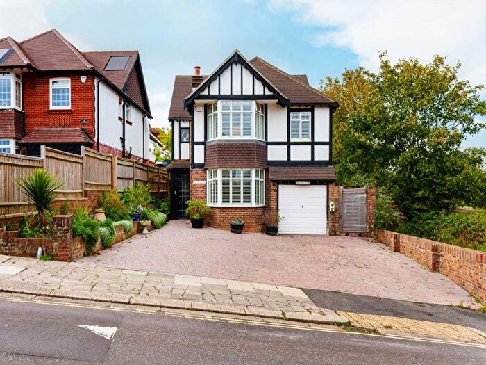 5 Bedroom House To Rent In Woodland Drive, Hove, East Sussex, BN3