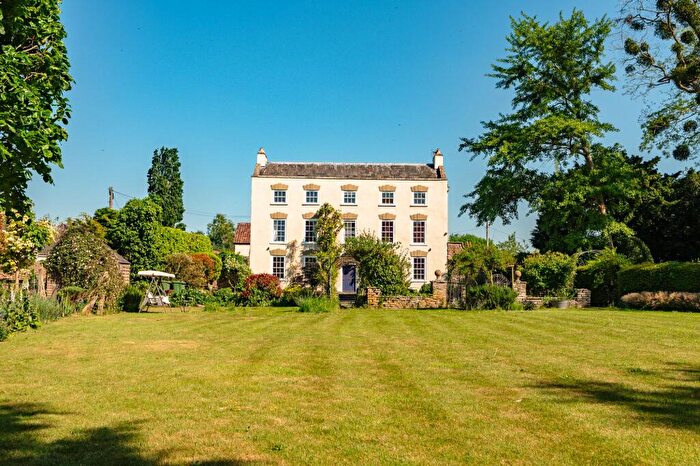 5 Bedroom Link Detached House For Sale In Mill Lane, Congresbury, BS49