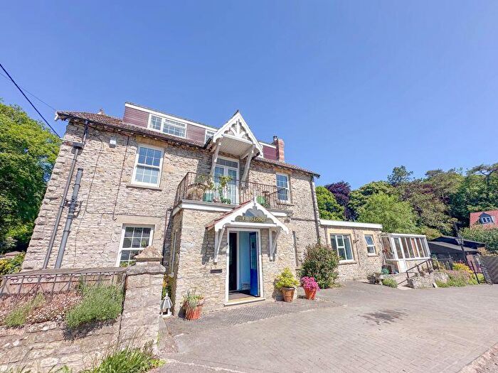 6 Bedroom Detached House For Sale In Field View, Shepton Mallet, BA4