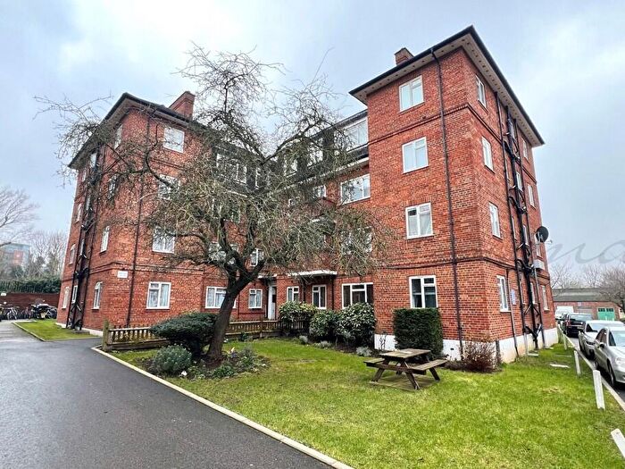 2 Bedroom Flat To Rent In North End Road, Wembley, HA9