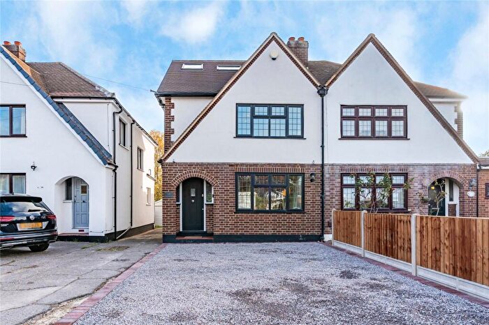 3 Bedroom Semi Detached House For Sale In Ardleigh Green Road, Hornchurch, RM11