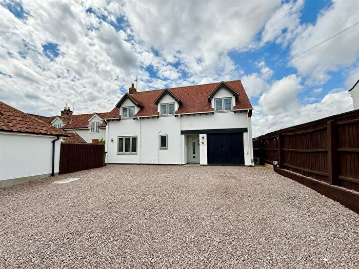 3 Bedroom House For Sale In The Street, Hickling, NR12