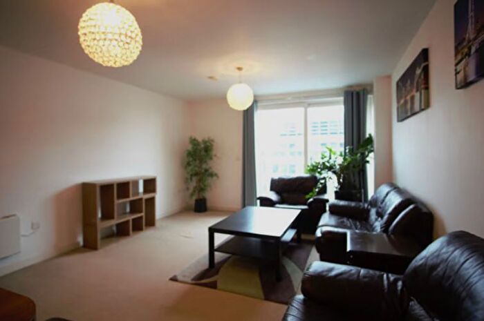 2 Bedroom Flat To Rent In Uxbridge, UB8