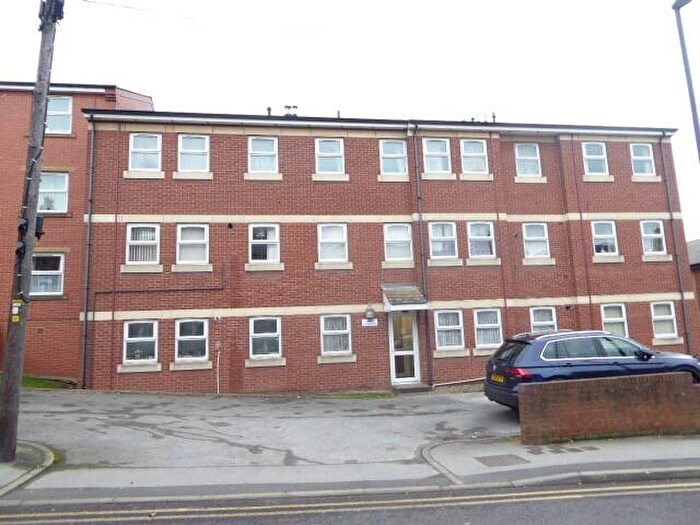 2 Bedroom Apartment For Sale In Chapel Fold, Leeds, LS12
