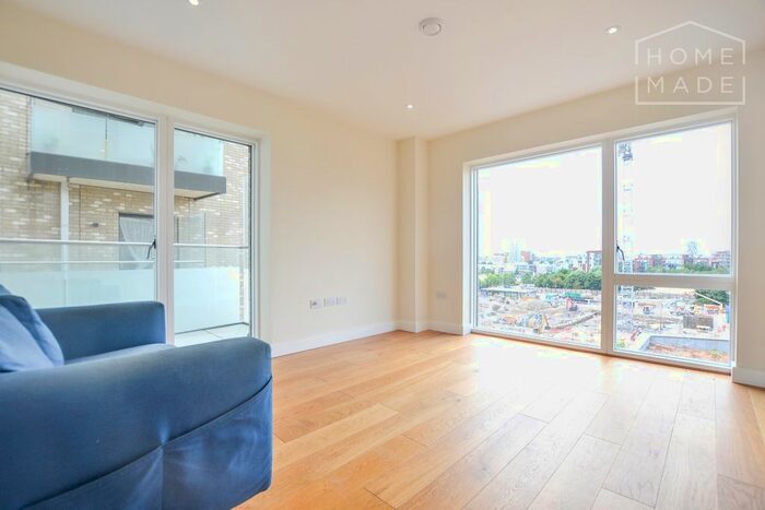 2 Bedroom Flat To Rent In Barquentine Heights, Peartree Way, SE10