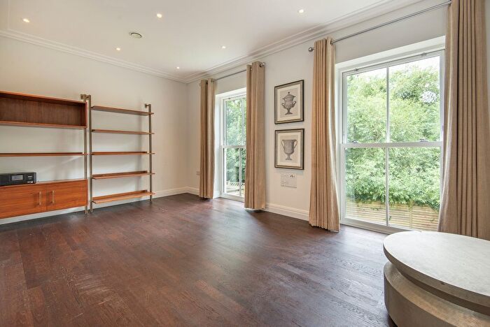 4 Bedroom End Of Terrace House To Rent In Brewery Lane, Twickenham, TW1