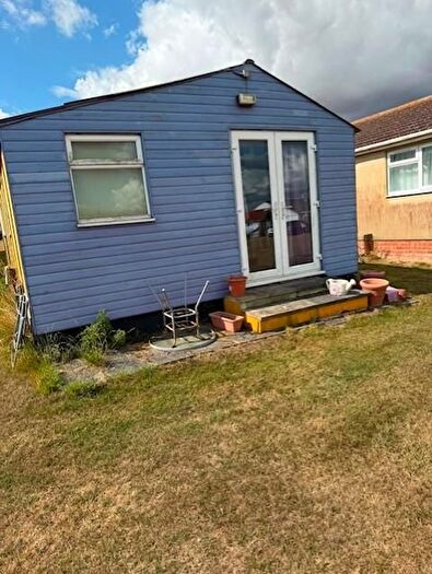 4 Bedroom Chalet For Sale In Park Avenue, Leysdown, Kent, ME12