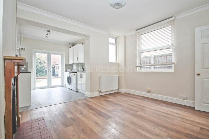 2 Bedroom Semi Detached House To Rent In Northcote Road, New Malden, KT3