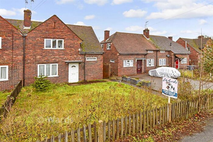 3 Bedroom Semi Detached House For Sale In Sturry Road, Canterbury, Kent, CT1