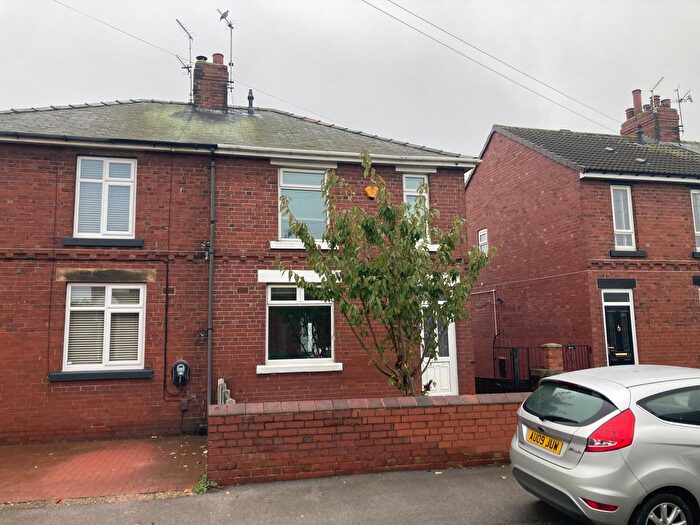 3 Bedroom Semi-Detached House To Rent In Rix Road, Kilnhurst, S64