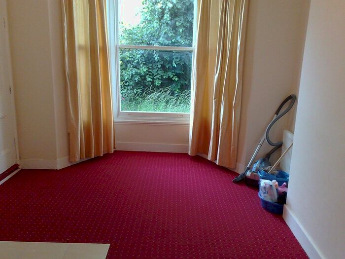 5 Bedroom Maisonette To Rent In Elgin Road, Seven Kings, IG3