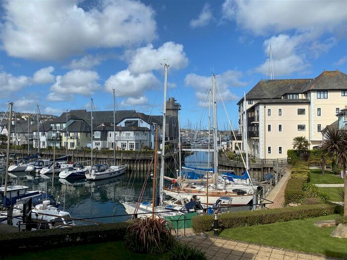 2 Bedroom Flat To Rent In St. Smithwick Way, Falmouth, TR11