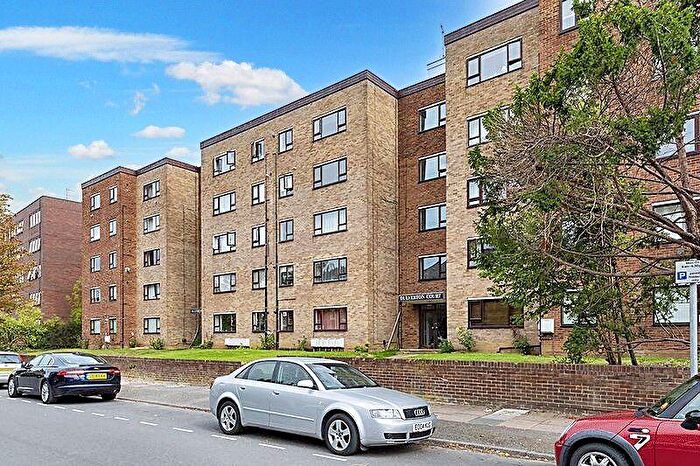 3 Bedroom Apartment To Rent In Adelaide Road, Surbiton, KT6