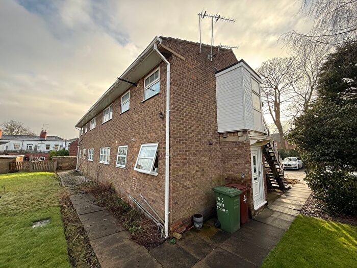 2 Bedroom Flat To Rent In Bede Court, Wakefield, West Yorkshire, WF1