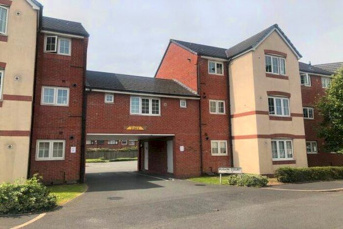 2 Bedroom Flat To Rent In Ruskin Court, Bolton, BL4