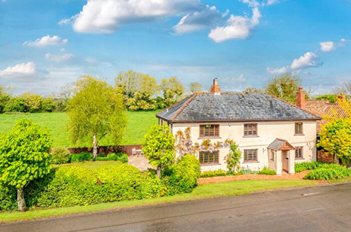 4 Bedroom Detached House For Sale In Keysoe Row East, Keysoe, Bedford, MK44