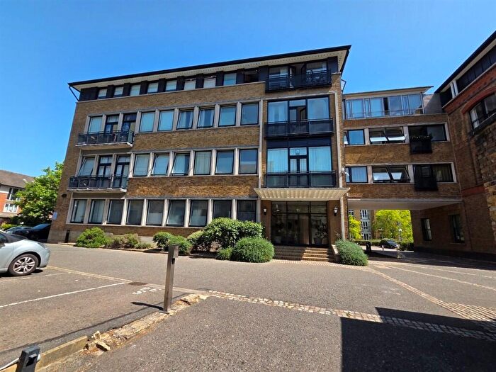 1 Bedroom Flat For Sale In Fairfield Road, London, E3