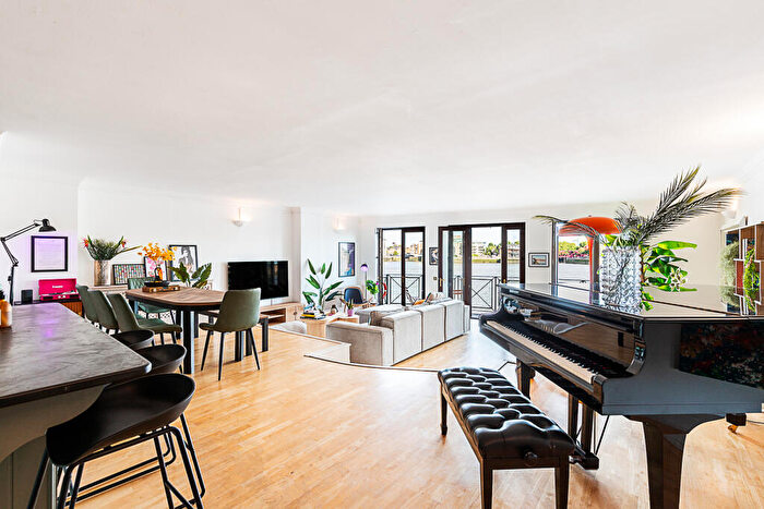 2 Bedroom Flat To Rent In Pelican Wharf, Wapping Wall, London, E1W