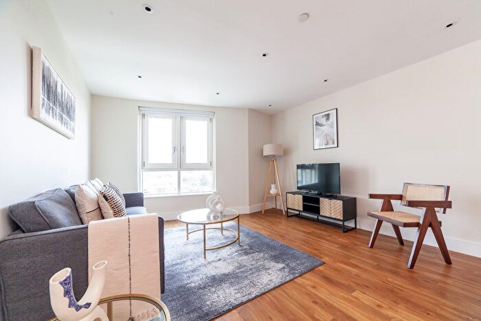 2 Bedroom Flat To Rent In Queensland Road, London, N7