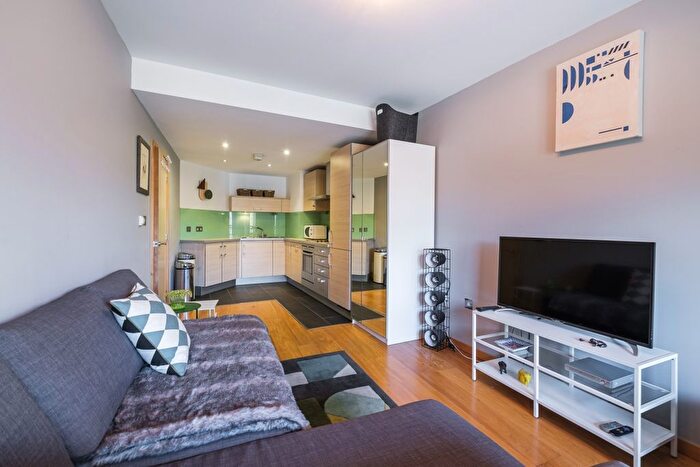 1 Bedroom Flat To Rent In Graham Street, London, N1