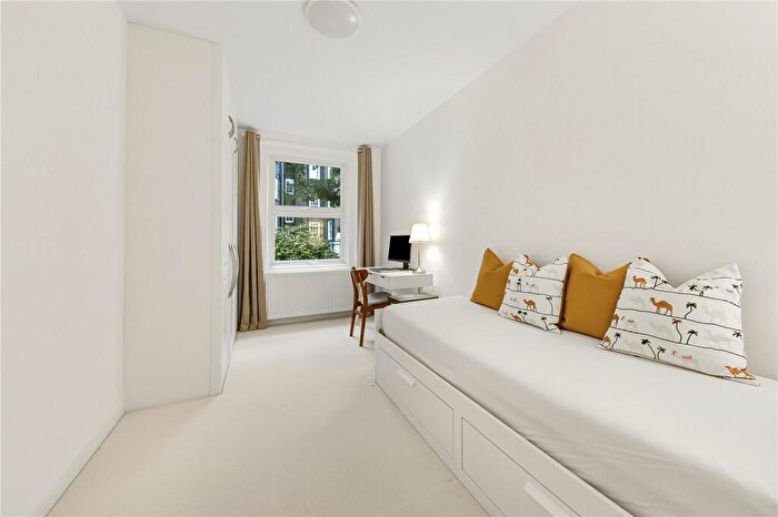 2 Bedroom Apartment To Rent In Grove End Road, London, NW8