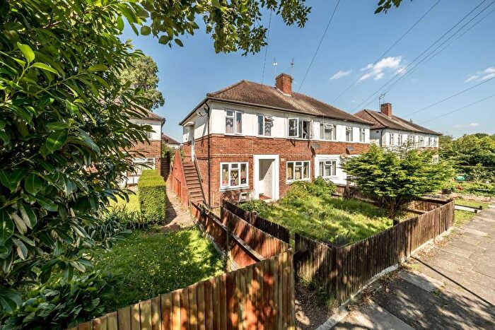 2 Bedroom Flat To Rent In Beechwood Avenue, Greenford, UB6