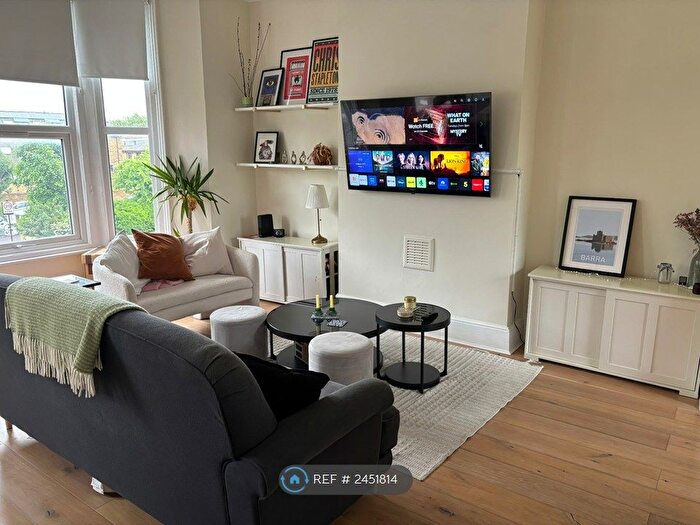 2 Bedroom Maisonette To Rent In Stockwell Road, London, SW9