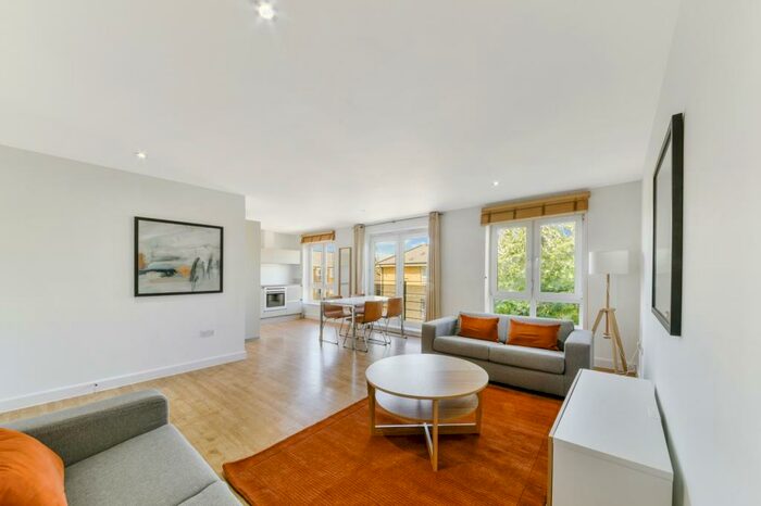 2 Bedroom Apartment To Rent In Queensgate House, Bow Central, Bow, E3