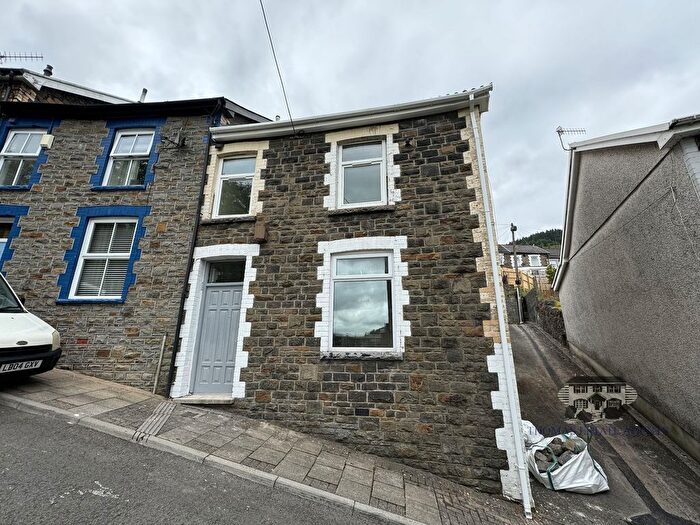 4 Bedroom End Of Terrace House To Rent In Zion Terrace, Tonypandy, Rhondda Cynon Taff, CF40