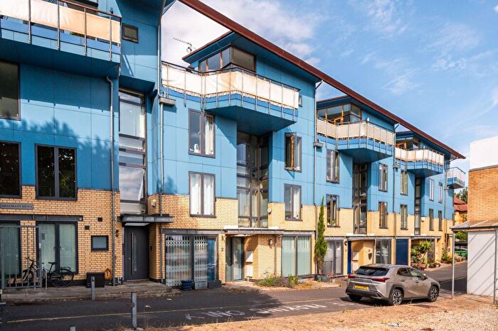 2 Bedroom Flat To Rent In Draymans Mews, Peckham Rye, London, SE15