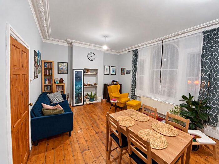1 Bedroom Flat To Rent In Junction Road, Tufnell Park, London, N19