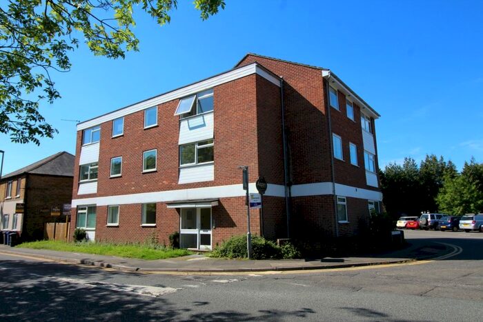 3 Bedroom Flat To Rent In St. Judes Road, Englefield Green, Egham, Surrey, TW20
