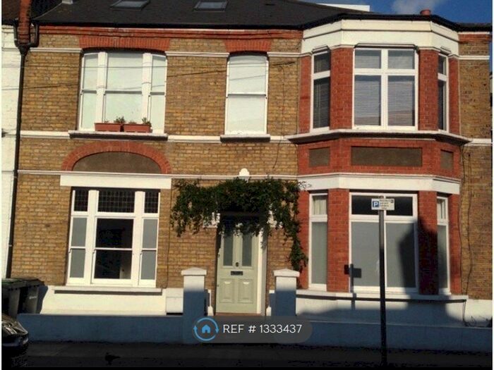 3 Bedroom Flat To Rent In Nelgarde Road, London, SE6