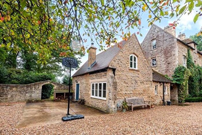 2 Bedroom Semi-Detached House To Rent In Little Faringdon, Lechlade, GL7