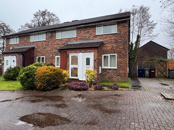 2 Bedroom Flat For Sale In Meadow Bank, Penwortham, Preston, PR1