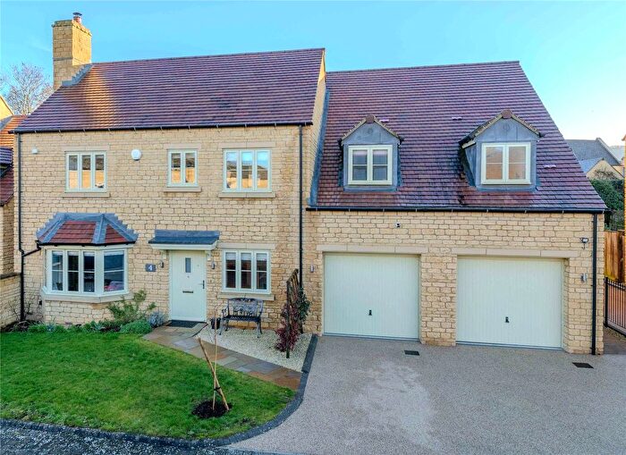 5 Bedroom Detached House For Sale In Barnard Crescent, Broadway, Worcestershire, WR12